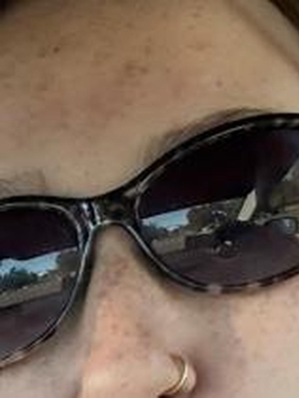 Women's Black Oval Sunglasses — Sleek Everyday Style